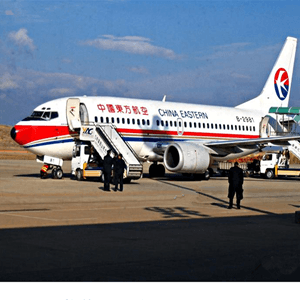 柳州白莲空运公司航空快运业稳步发展的原因是什么？